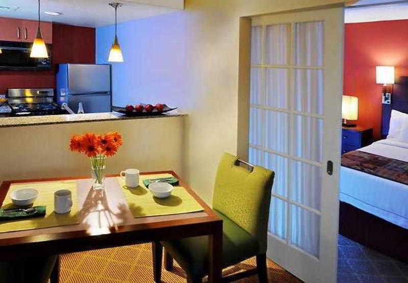 Sonesta Es Suites Dallas Central Expressway Екстер'єр фото